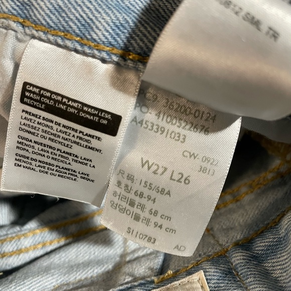 Levi’s 501 Big E Jeans High-Waisted Cropped Light Wash - Picture 5 of 5